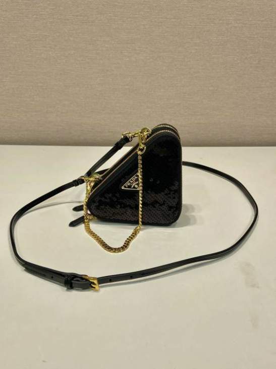 Picture of Prada Handbags _SKUfw225111841fw